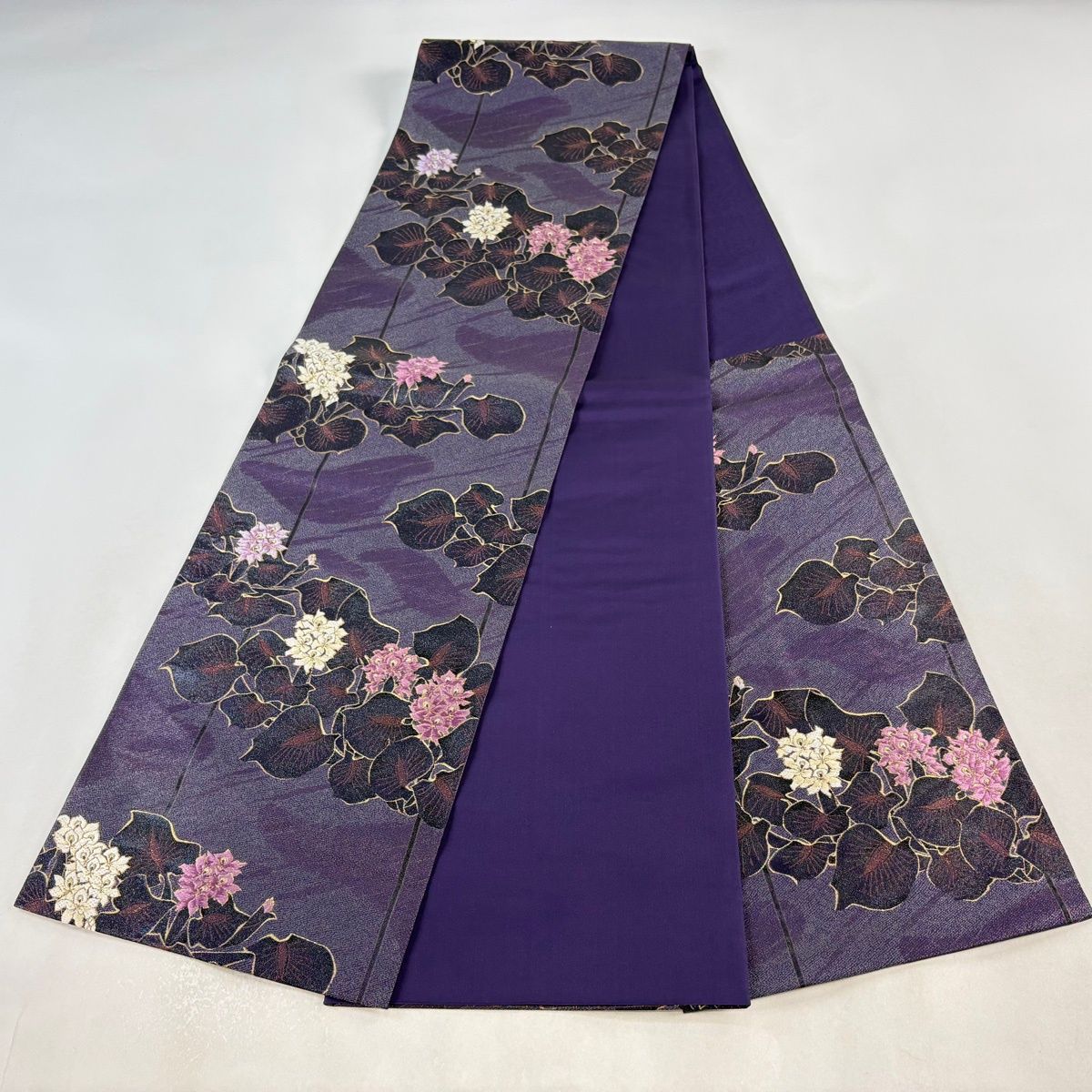 美品】 袋帯 逸品 じゅらく 落款 草花 箔 紫 六通 正絹 【中古】