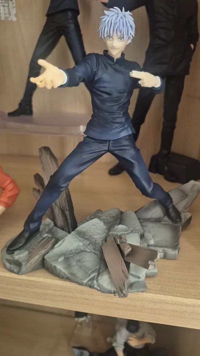 五条 ルミナスタ フィギュア 出品