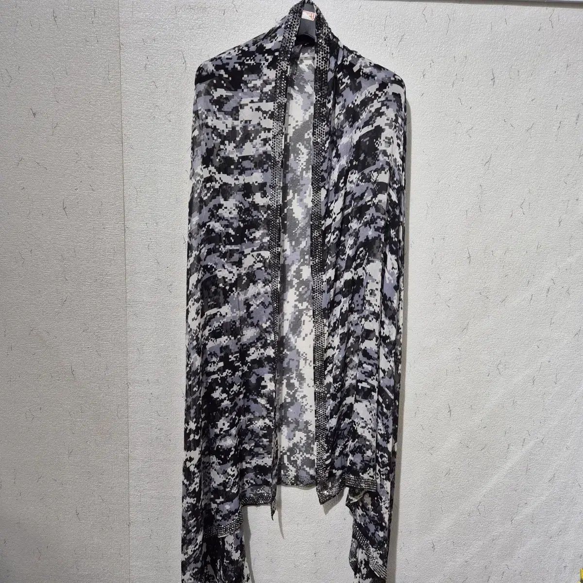 THOMAS WYLDE スカーフ