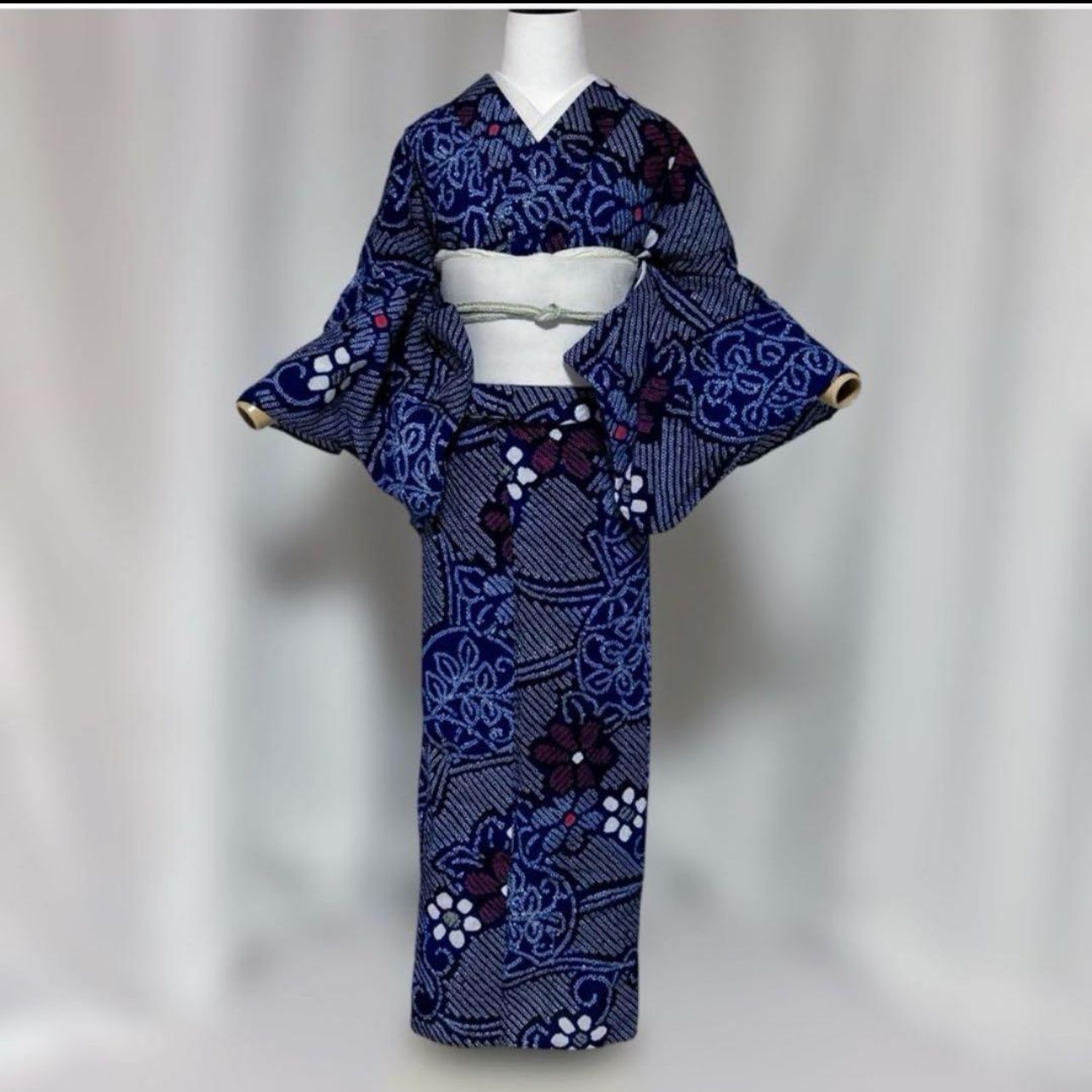 希少 有松絞り 単衣 夏着物 フルセット 極美品 高級浴衣 夏帯 瑠璃色 希少 有松絞り 単衣 夏着物 フルセット 極美品 高級浴衣 夏帯 瑠璃色