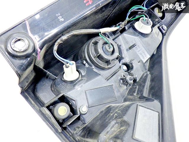 日産 セレナ C27 前期 純正 テール ライト KOITO 220-23719 NISSAN 日産 純正 C27 セレナ ハイウェイスター 前期 テールランプ