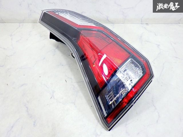 日産 セレナ C27 前期 純正 テール ライト KOITO 220-23719 NISSAN 日産 純正 C27 セレナ ハイウェイスター 前期 テールランプ