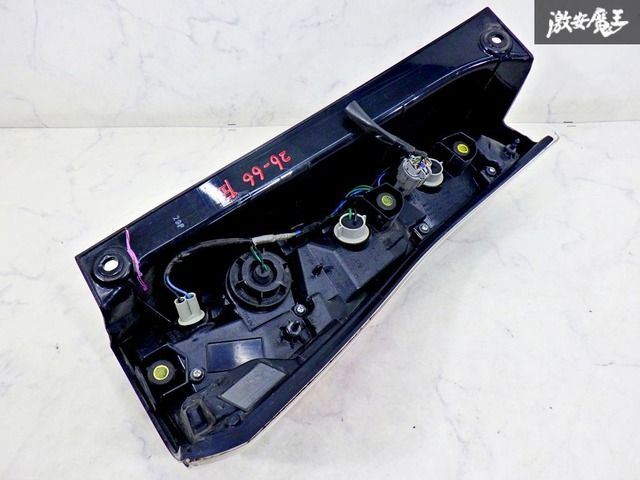 NISSAN 日産 純正 C27 セレナ ハイウェイスター 前期 テールランプ