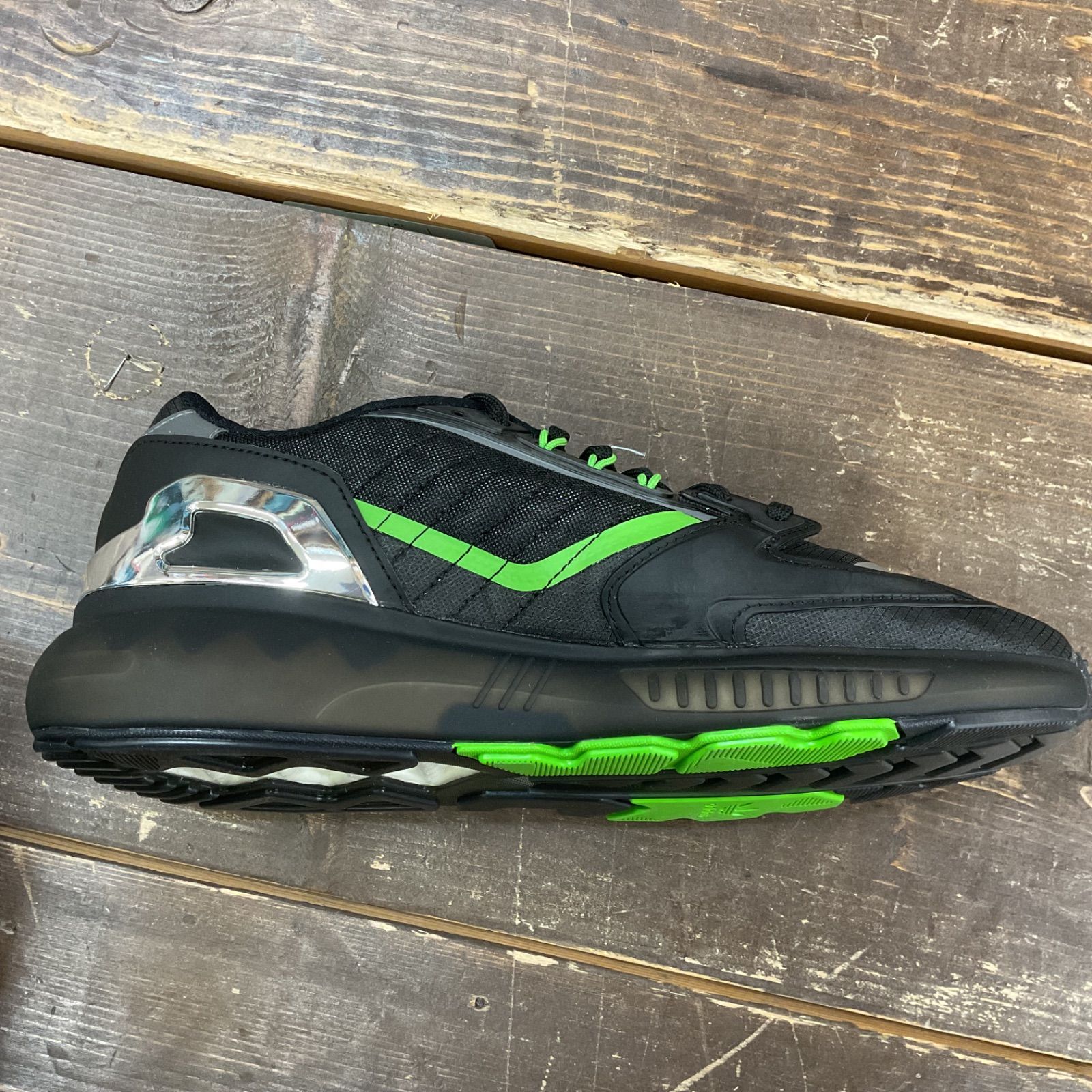 クロス KAWASAKI × adidas ZX 5K Boost 