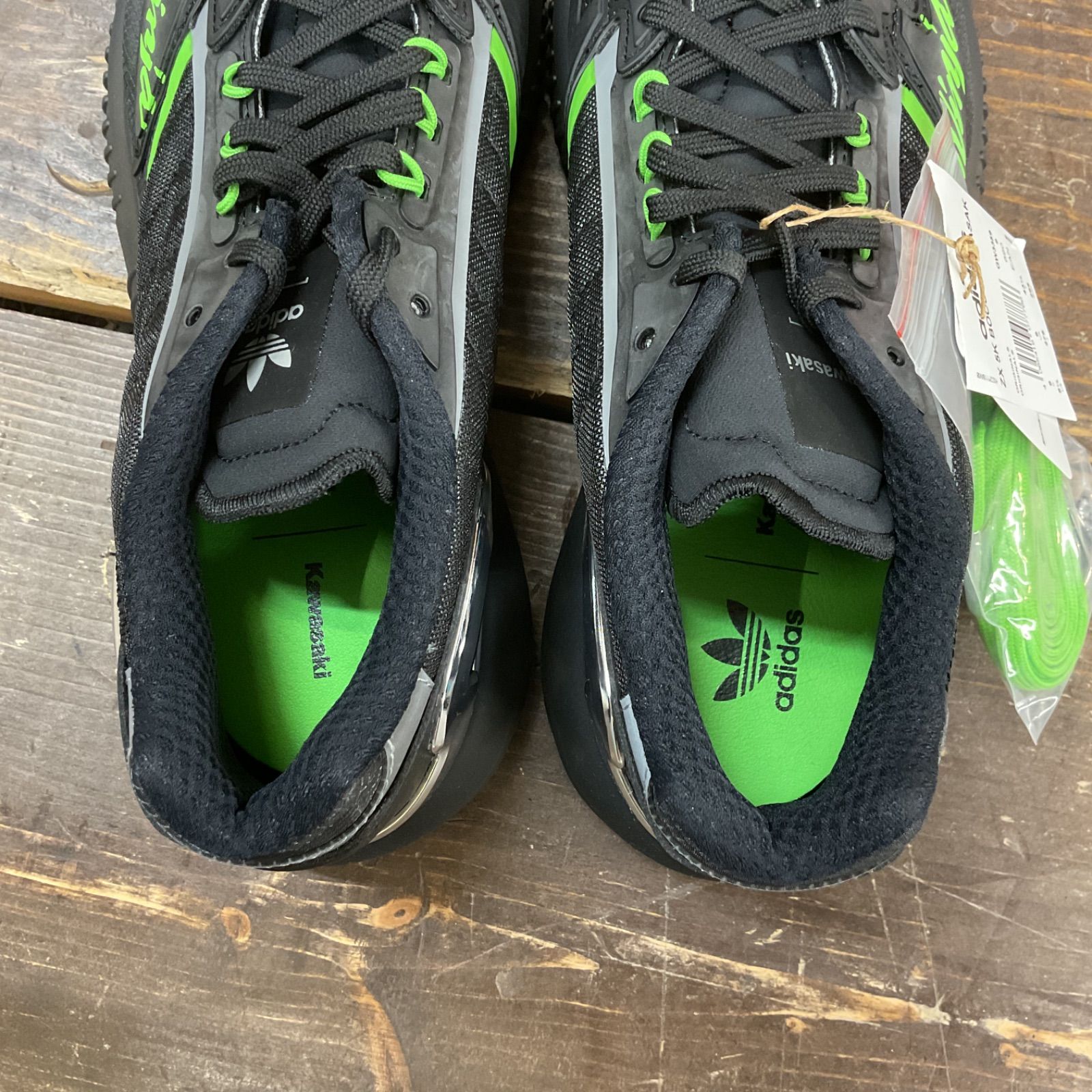 KAWASAKI × adidas ZX 5K Boost 
