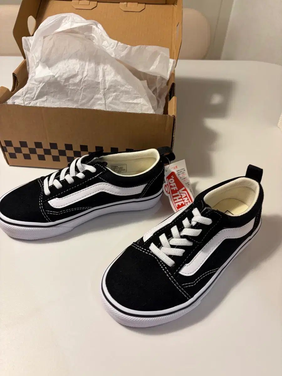 VANS キッズ オールドスクール 180 送料込み新品 (日本モデル)