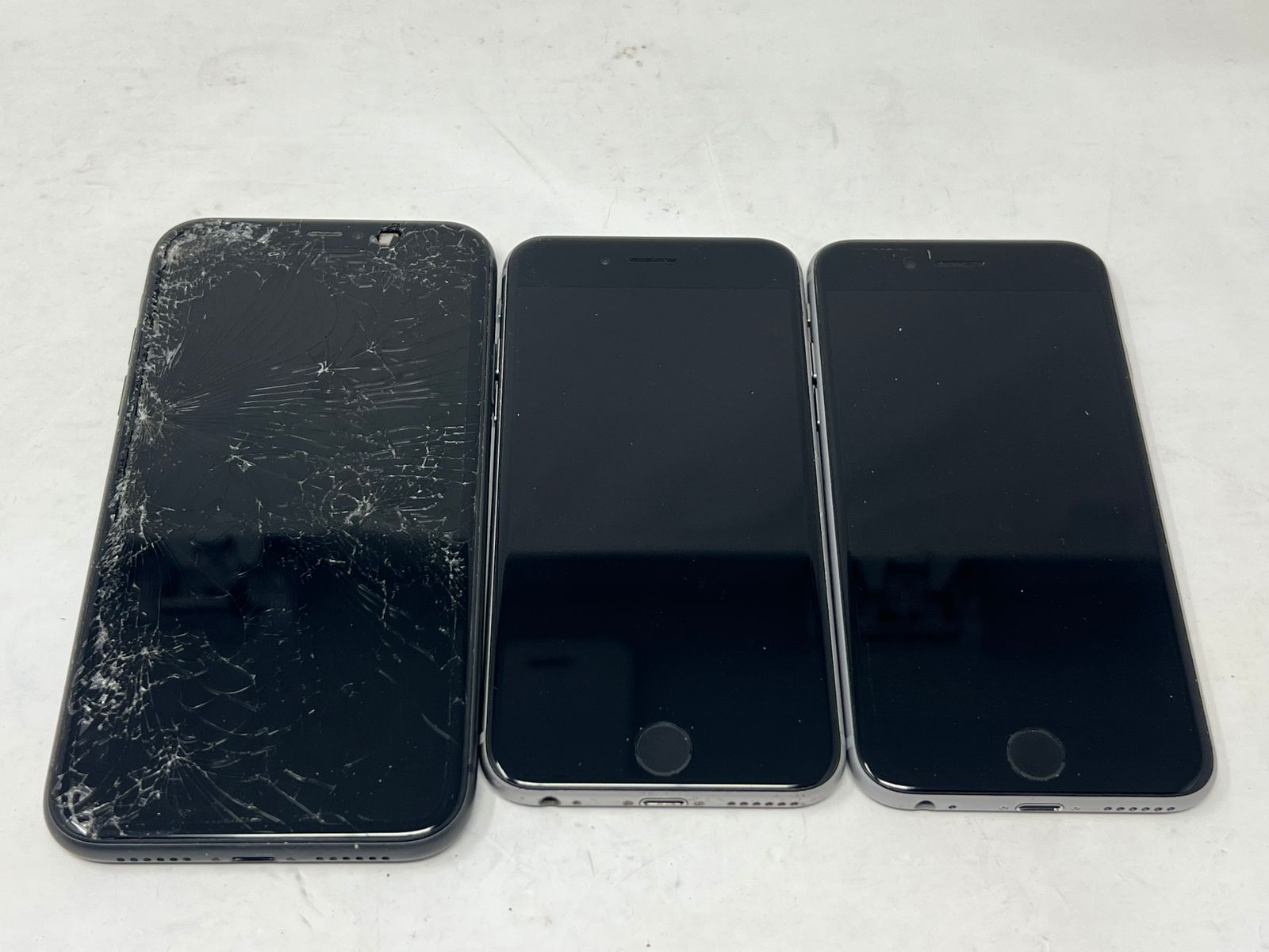 Apple iPhone11 128GB au 画面割れあり 初期化済 ジャンク Apple iPhone11 128GB au 画面割れあり 初期化済 ジャンク iPhone