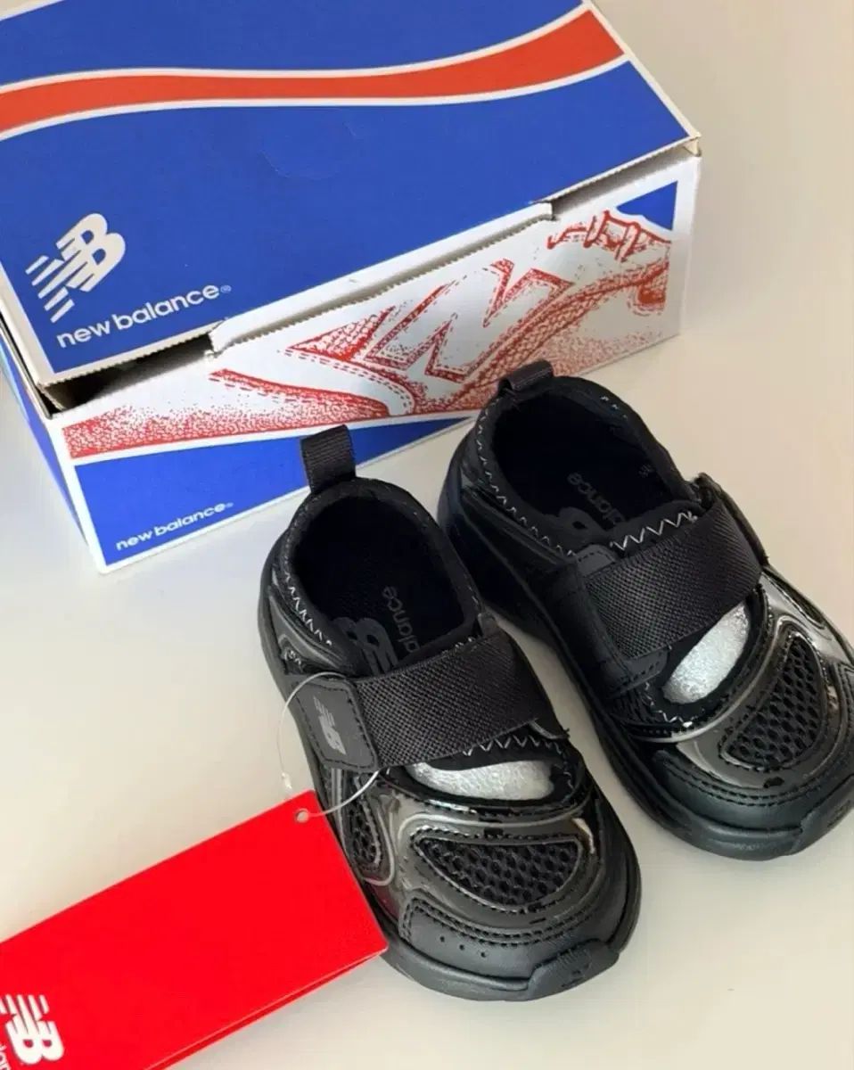 新品 ニューバランス フリー!x 150 ブラック