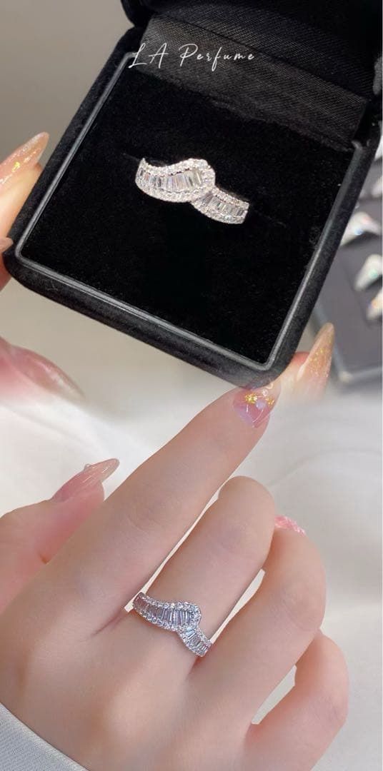 天然ダイヤモンド Vシェイプ ウェーブ リング 指輪 K18 18金 キラキラ 