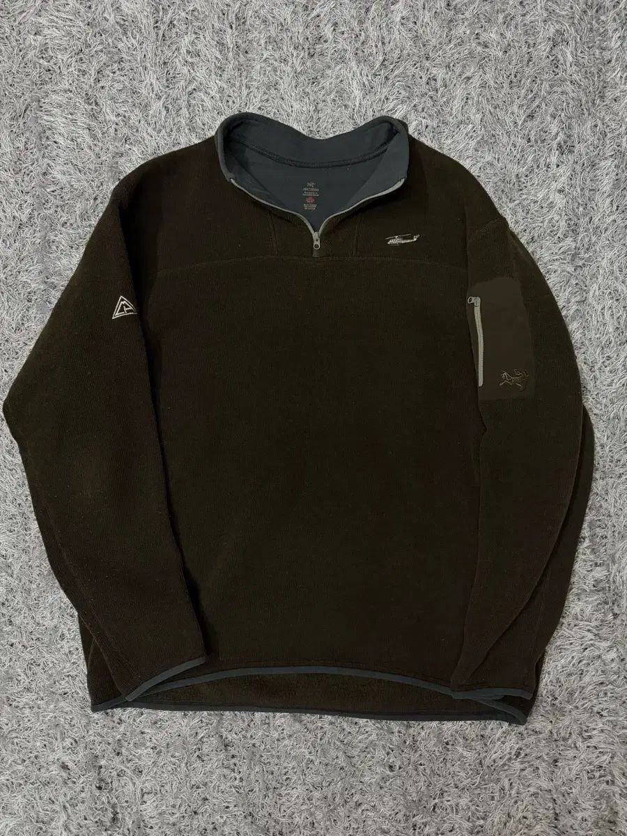 ARC'TERYX アークテリクス CANADA 100L 딥 ブラウン ハーフネック フリース コラボ 限定モデル