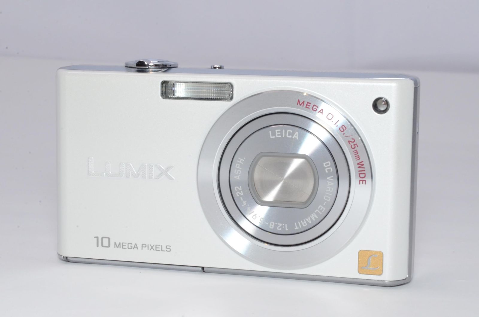 Panasonic デジタルカメラ LUMIX (ルミックス) FX37 シェルホワイト