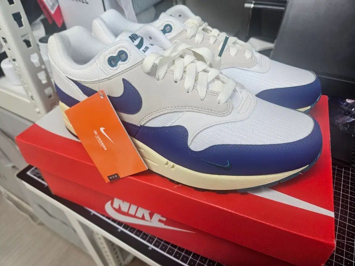 ナイキ エアマックス1 新品
