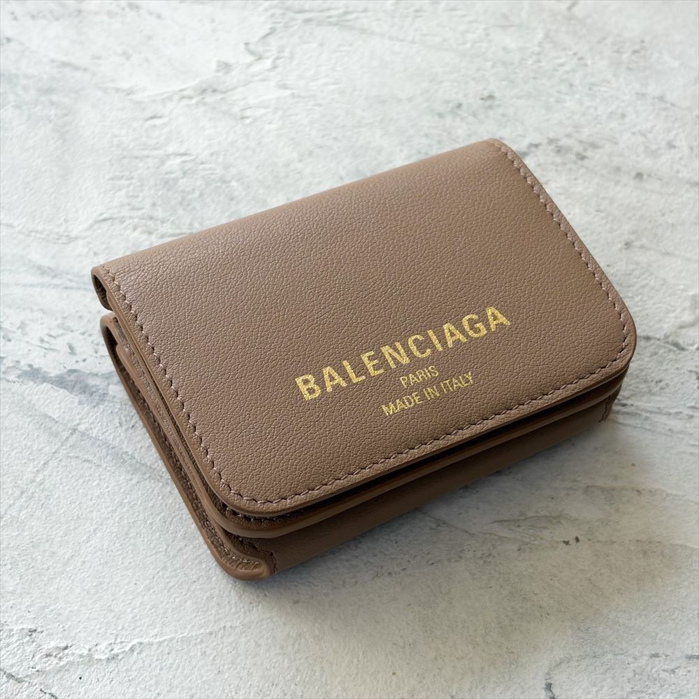 美品　バレンシアガ　ブラウン 三つ折り財布 未使用 新品・正規品 BALENCIAGA (バレンシアガ) 折りたたみ財布 レディース