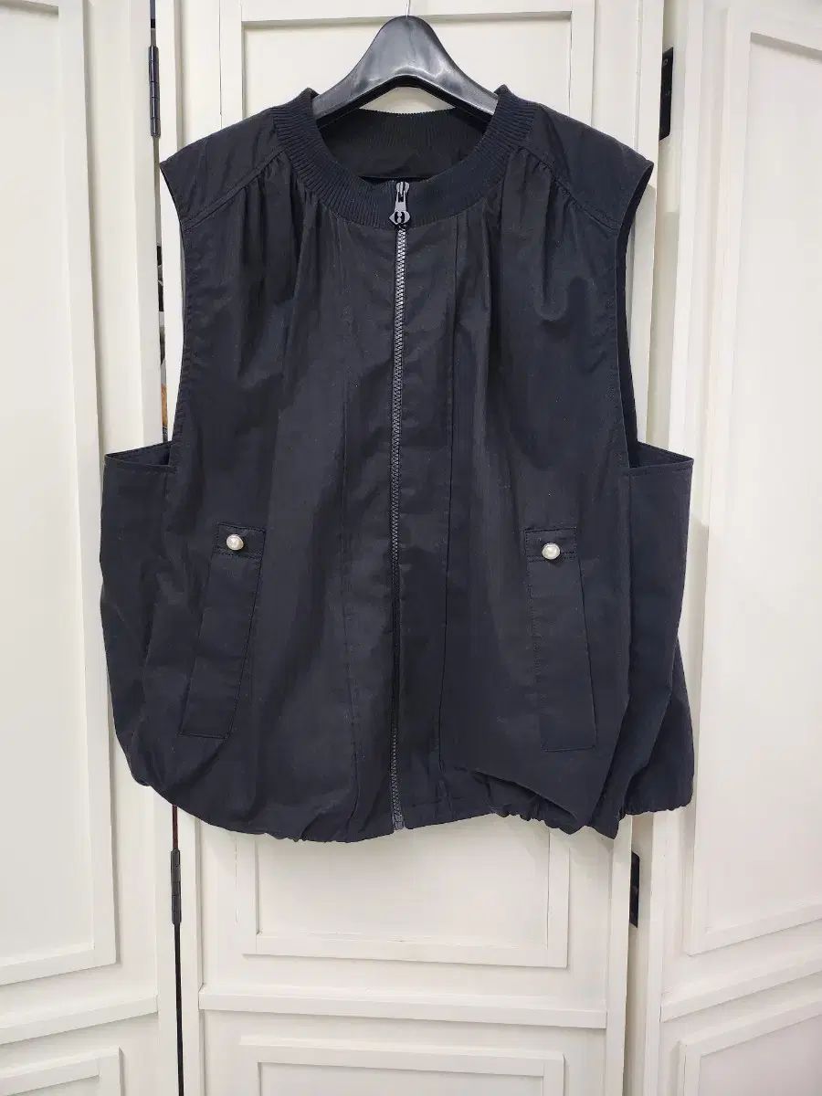 LUCKY CHOUETTE ラッキーシュエトゥ黒ベスト