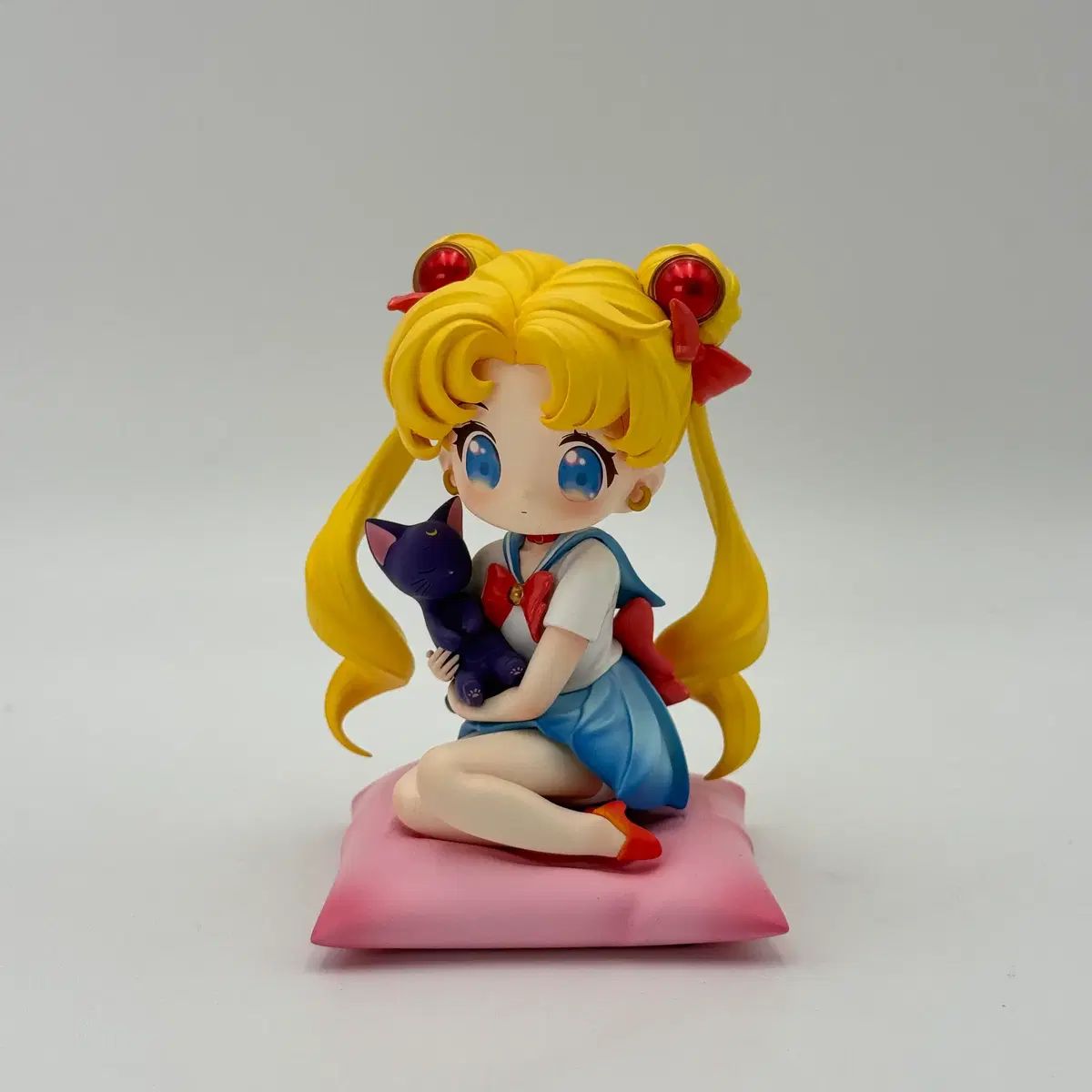 セーラームーン NANA 츠키노 うさぎ おすわり ポーズ レジン フィギュア