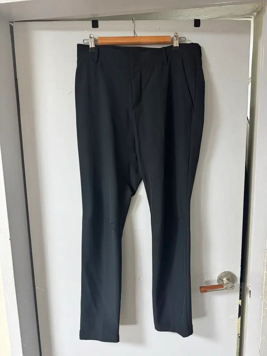 ナイキゴルフパンツ (メンズ)(正規品)(夏)(33x32)(プロ様在庫処分)