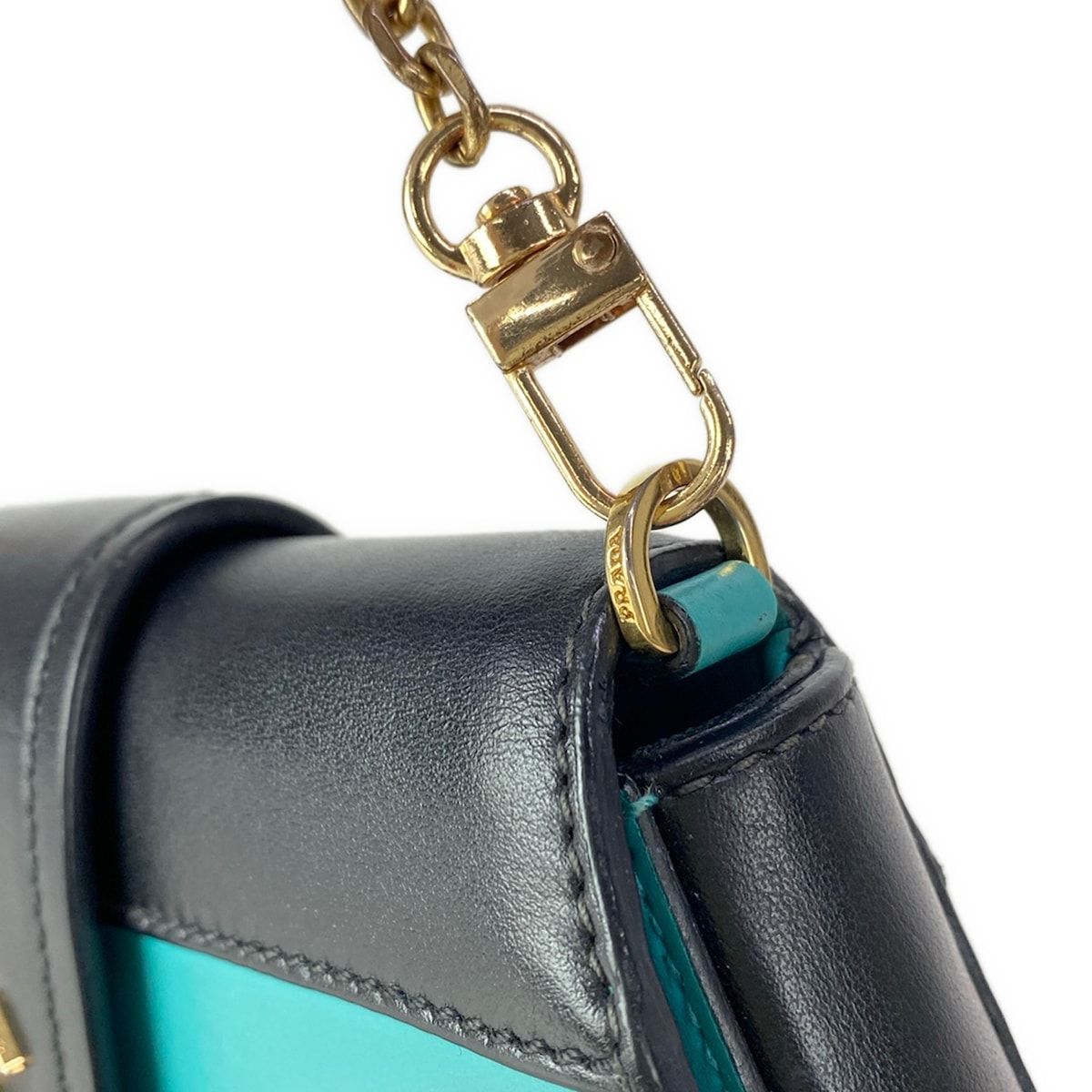 PRADA(プラダ) ショルダーバッグ シドニー 黒×グリーン チェーン 