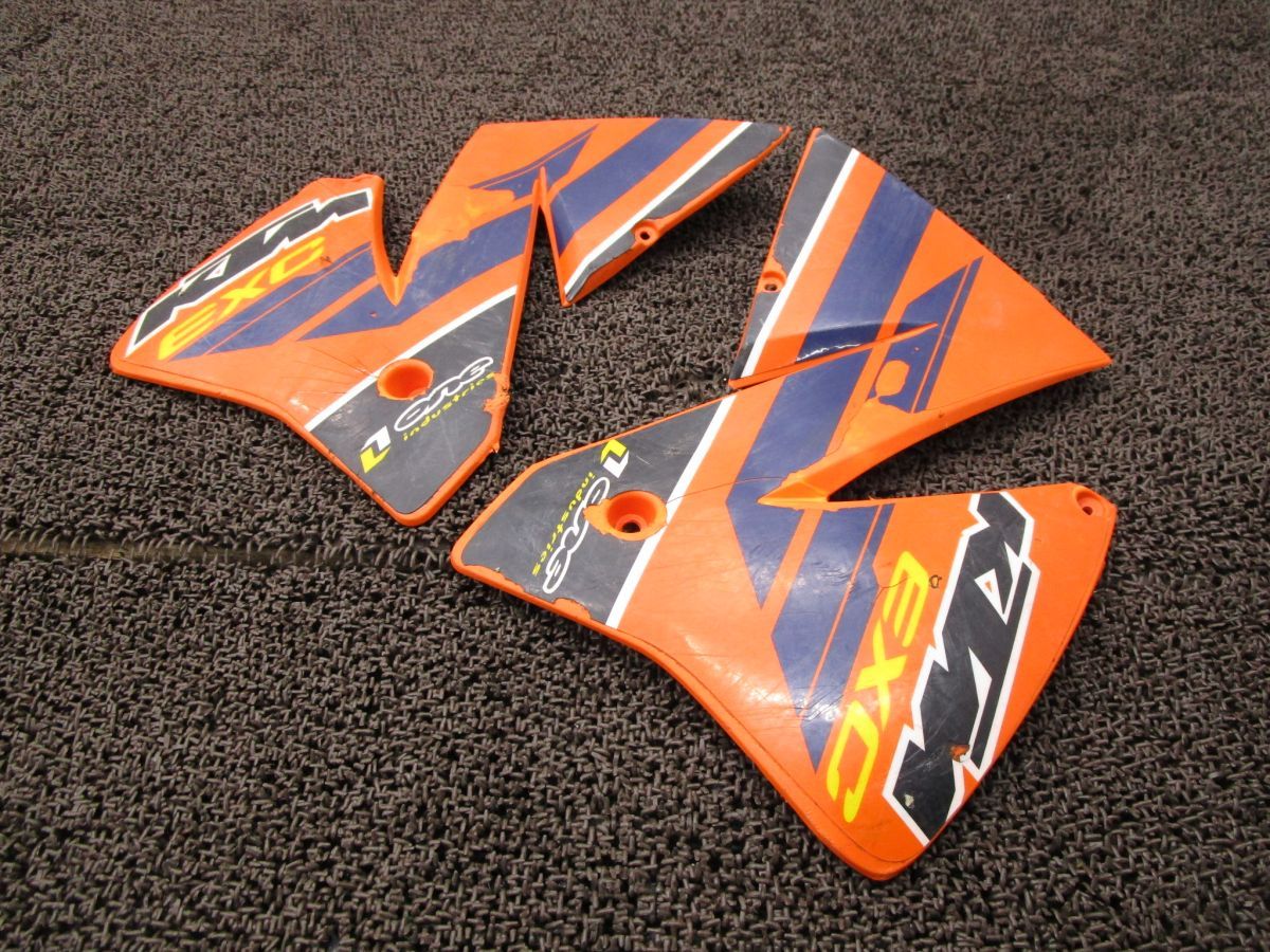 KTM 250EXC シュラウド 左右 ▲B6457！VBKGSA KTM 【 2-546 】 キャブ車 動画有 7,784円