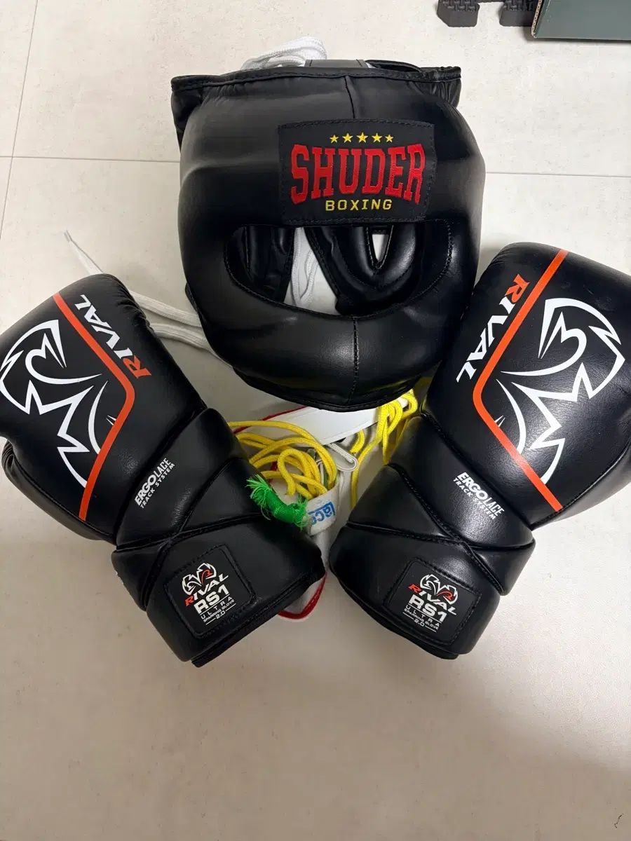 シュー・ザ・ヘッドギア ライバルrs1 16オンス グローブ スパーリングセット