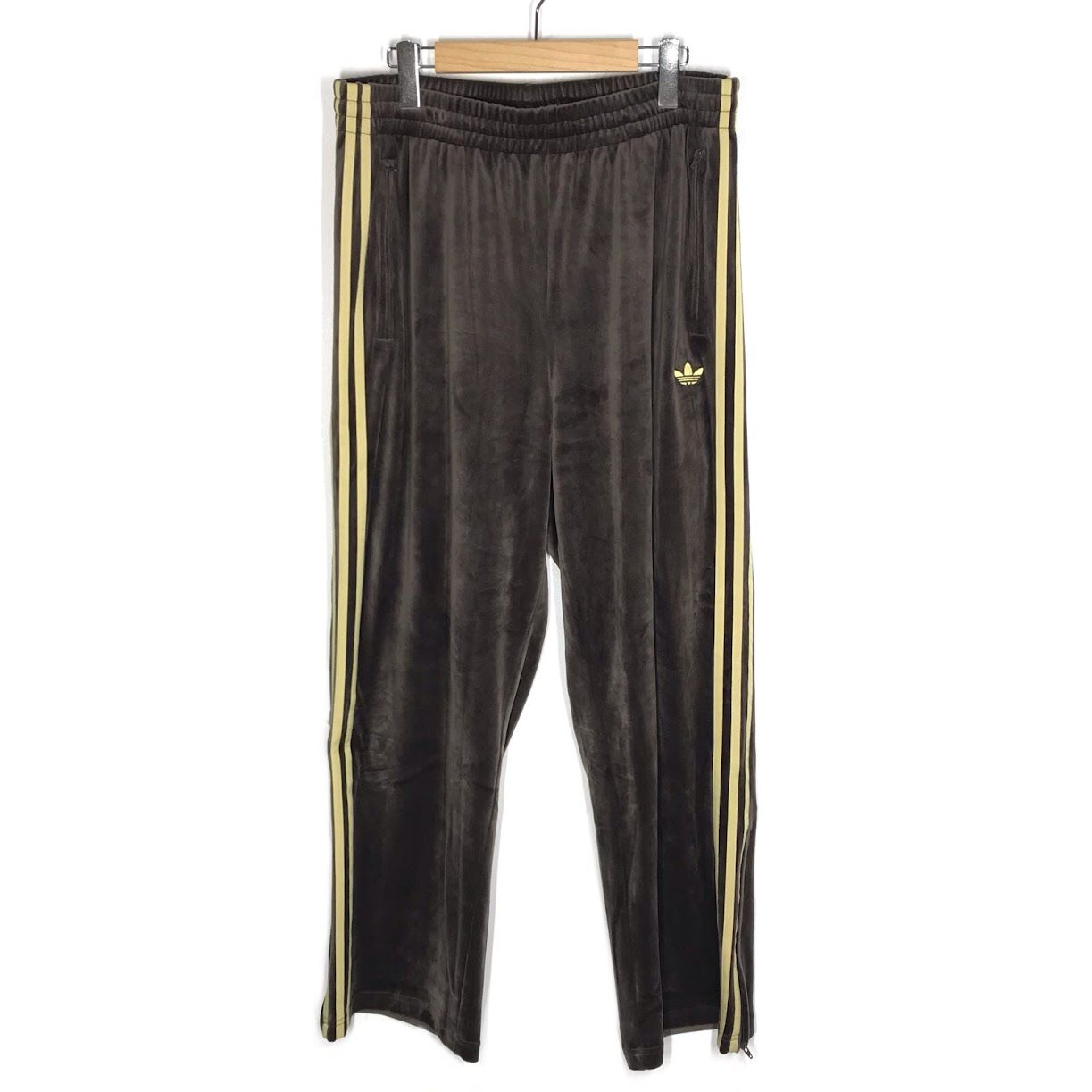 【倉吉店】 中古  Originals | アディダスオリジナルス パンツ FB TP VELOUR ベロアトラックパンツ KD9384 ブラウン サイズ：XXL 【107】 倉吉店】 中古 adidas Originals | アディダスオリジナルス パンツ FB