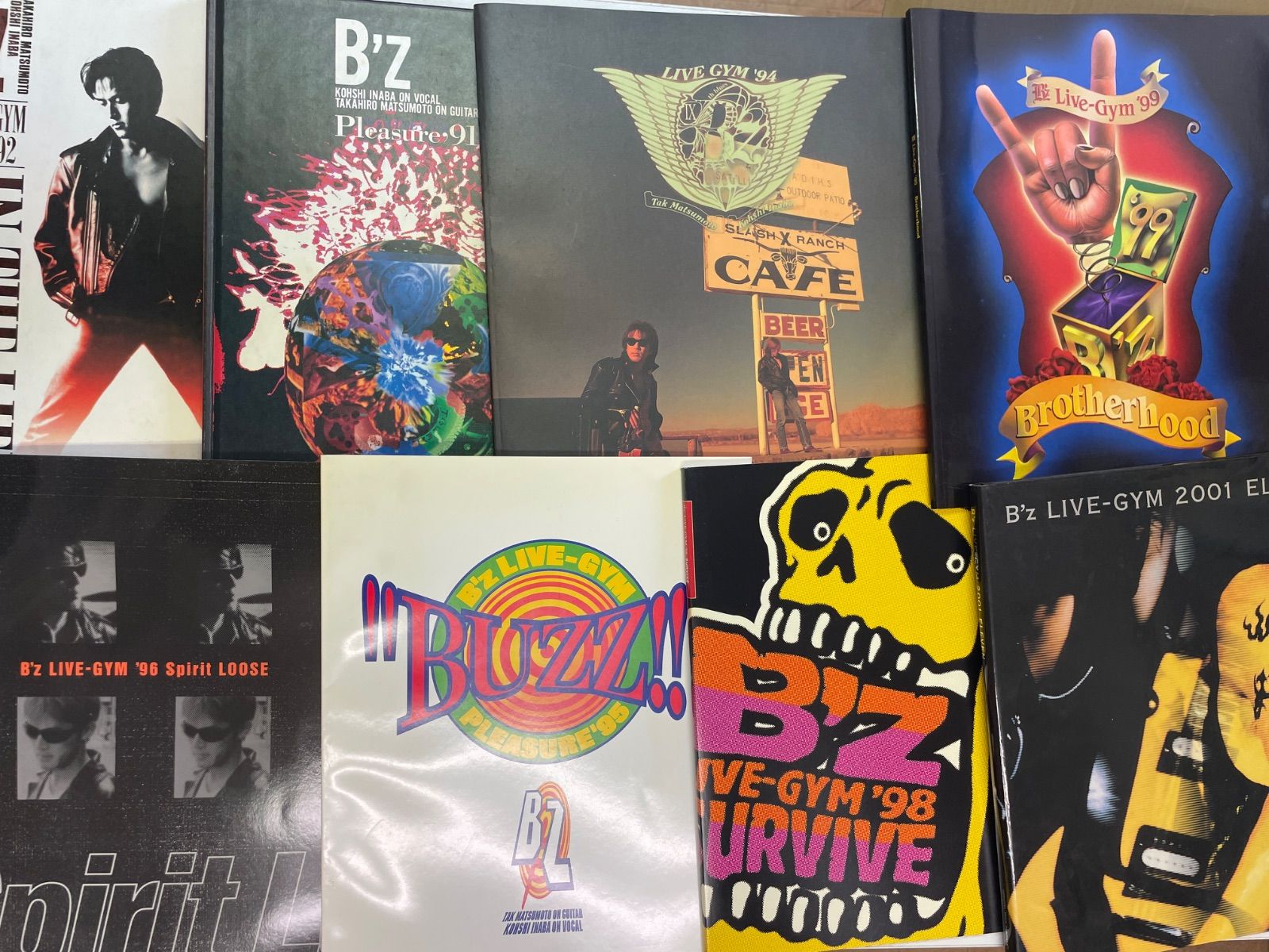 B'zツアーパンフレット　まとめ売り 平【B'z ファンクラブ会報 124冊まとめ売り】be with! Vol.20～147（4