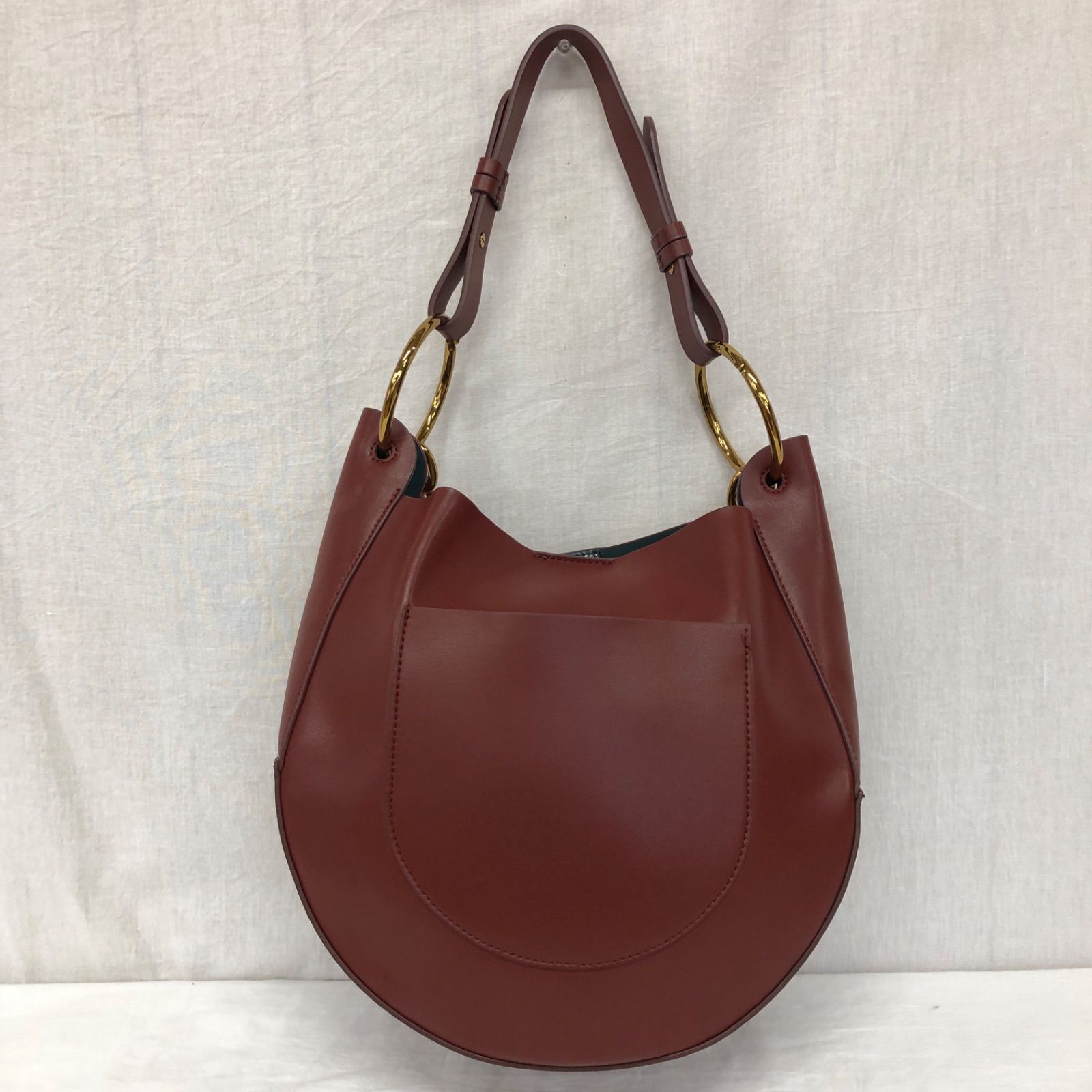 美品 CHARLES&KEITH チャールズ&キース チャンキーチェーンハンドル 