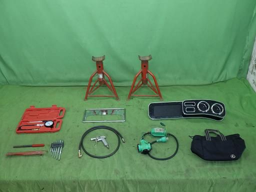 【中古】カー用品 ウマジャッキ テーブル エアーツール等セット