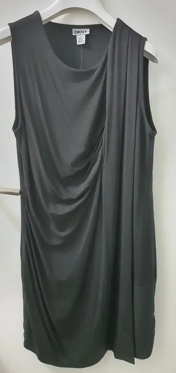 DKNY ドレープ ONE PIECE (新品)
