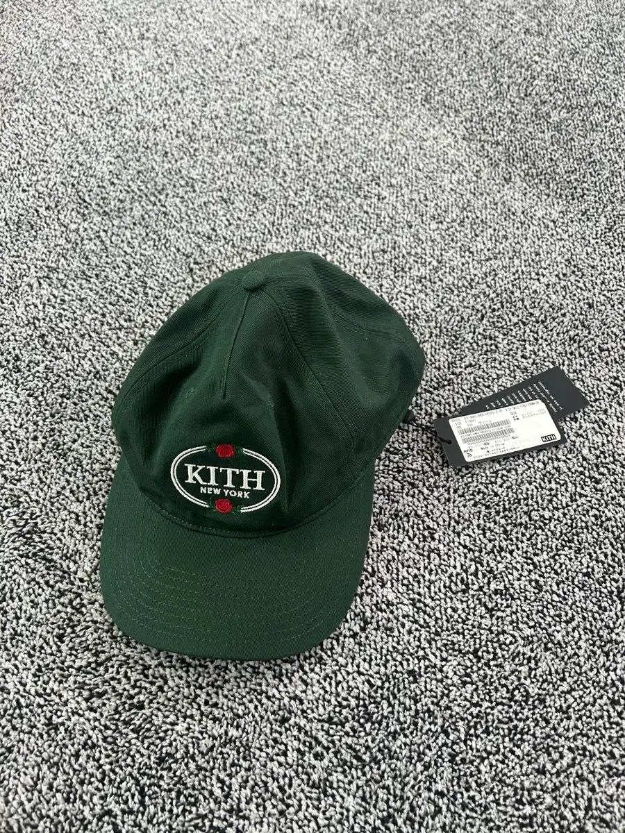 KITH(キス) グリーン ベースボールキャップ