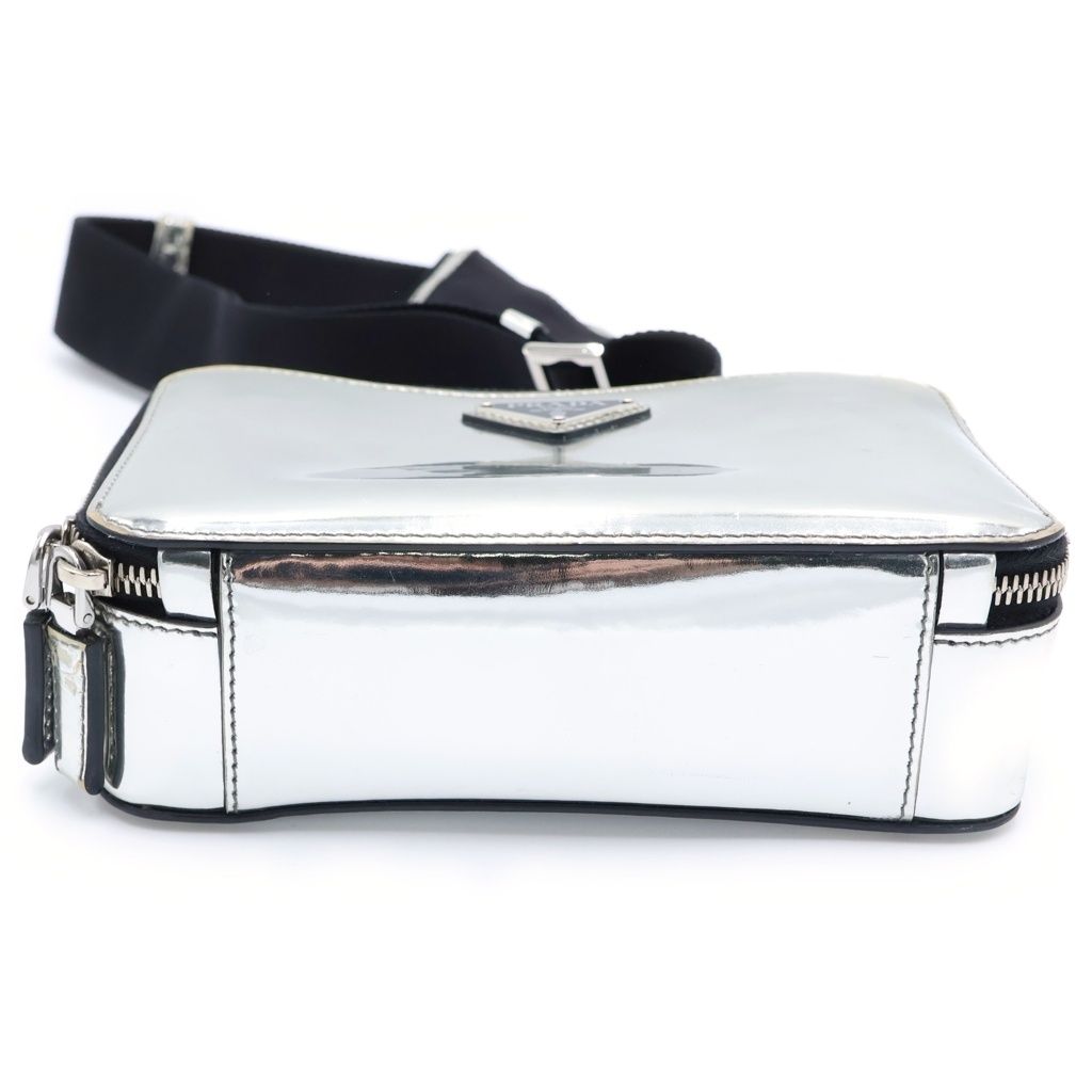 PRADA (プラダ) トライアングルロゴ ブリック ショルダーバッグ