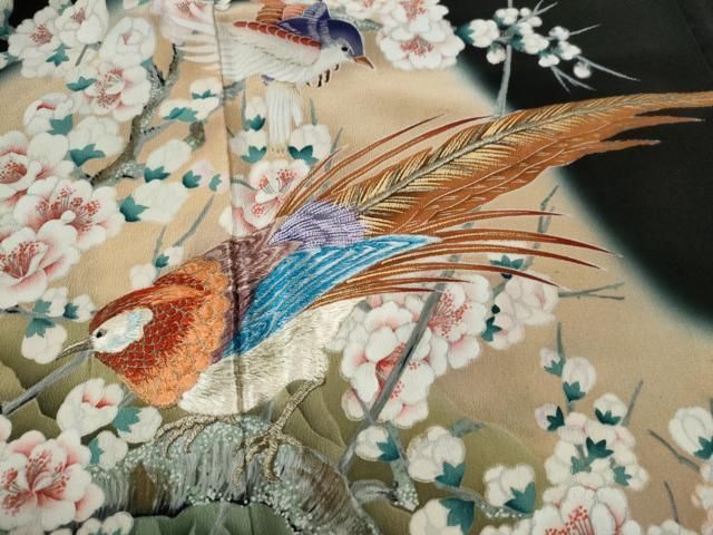 MOH-00021 豪華黒留袖 刺繍 尾長鳥枝花文 暈し染め 金彩 正絹 逸品