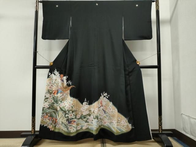 MOH-00021 豪華黒留袖 刺繍 尾長鳥枝花文 暈し染め 金彩 正絹 逸品
