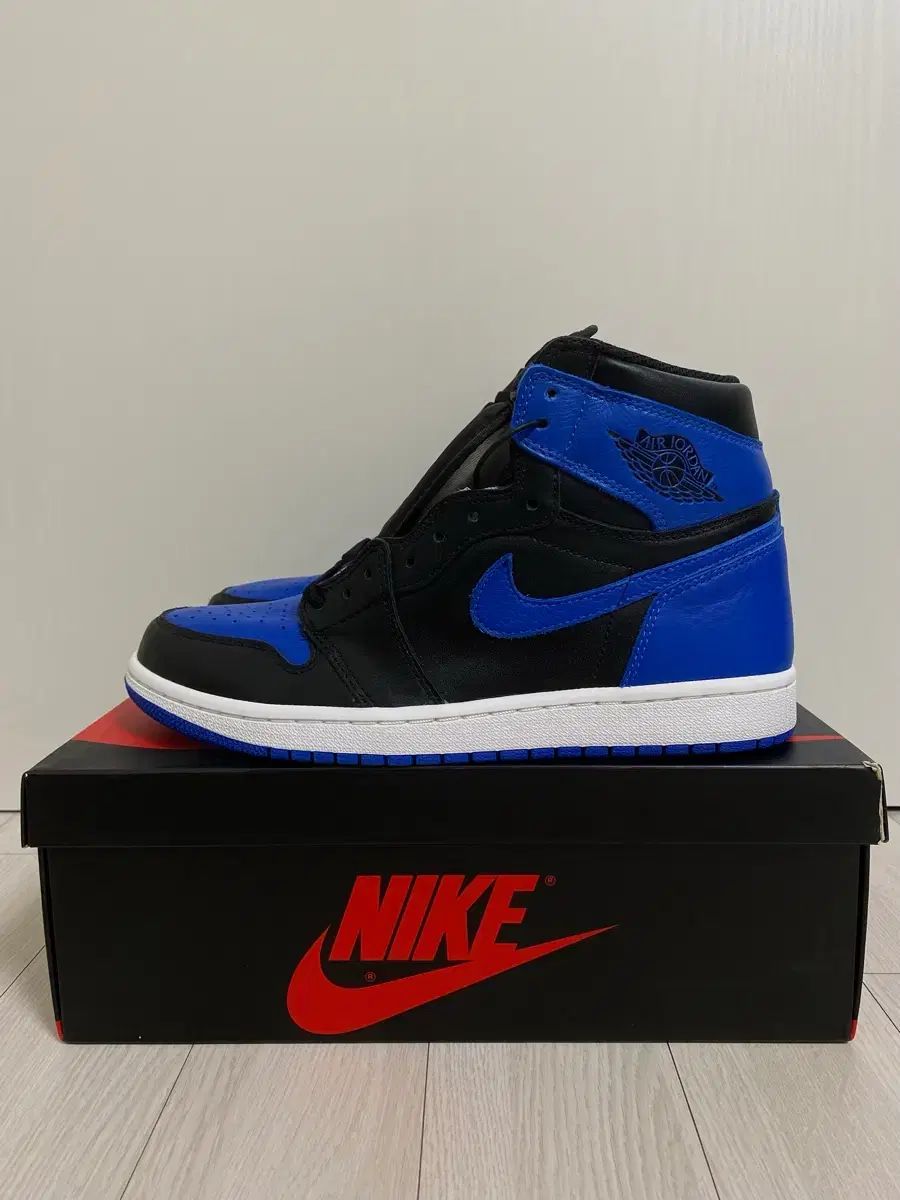 NIKE AIR JORDAN 1 HIGH OG ROYAL 2017