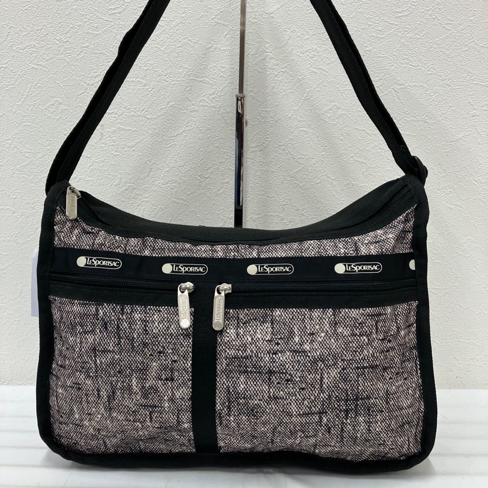 3180　LeSportsac　レスポートサック　デラックスエブリデイ　ショルダーバッグ　JAZZY TWEED　ジャジーツイード　レディース　ブラック　黒　グレー　シンプル　カジュアル　軽量