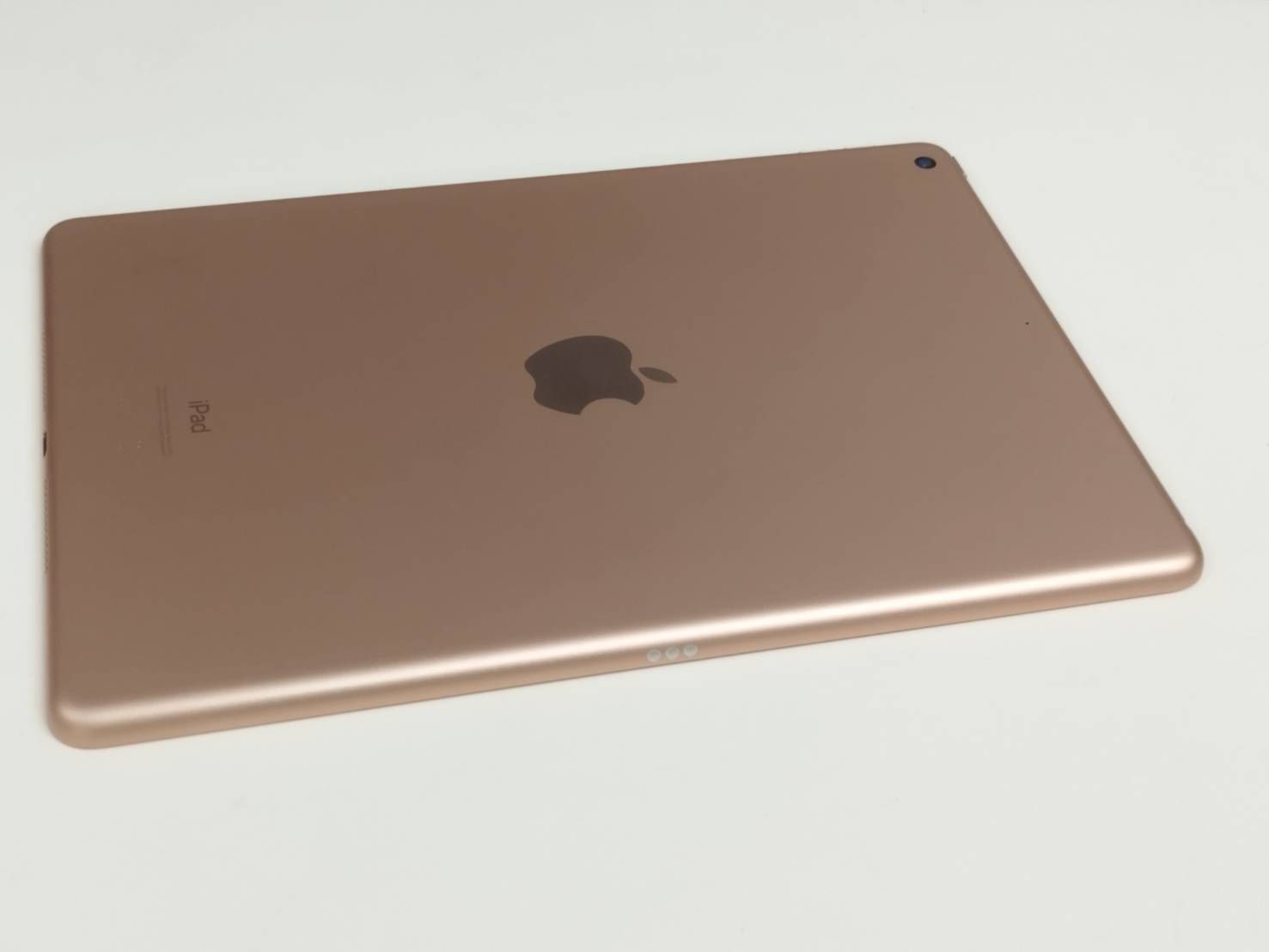 Wi-Fiモデル】iPad 第7世代/A2197/32GB/ゴールド〈MW762J/A