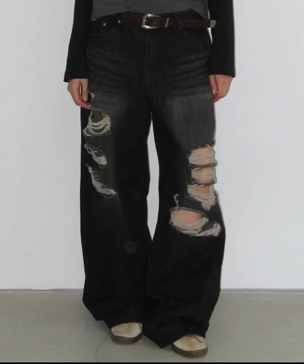 ロックケーキ ダメージ デニム ジーン Faye damage jeans-black