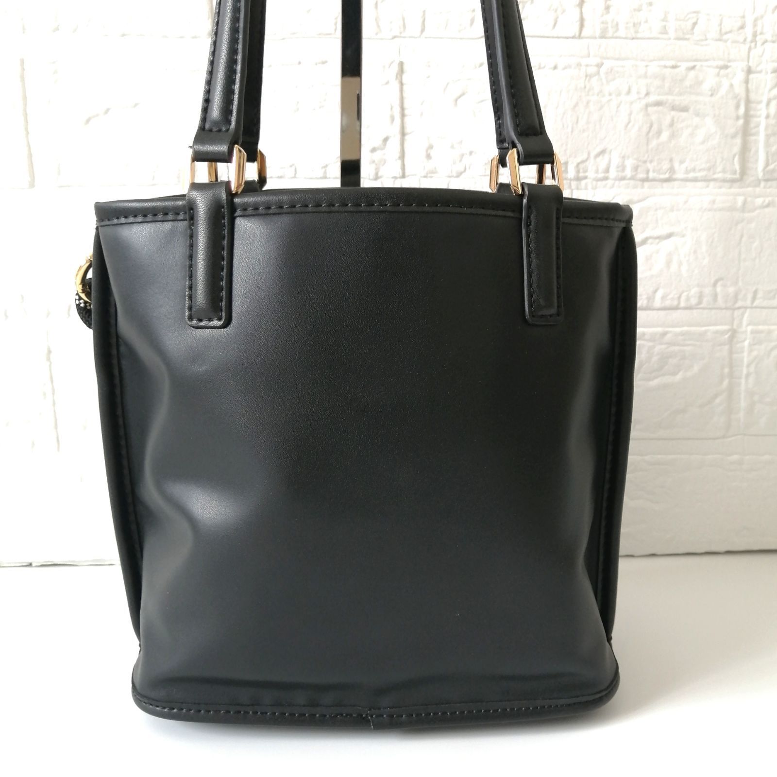 美品 チャールズ＆キース CHARLES ＆KEITH アディソン ノットロープ 