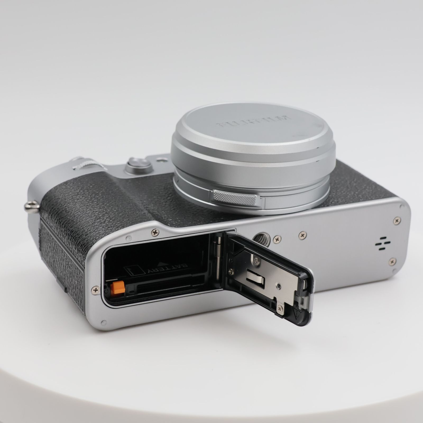 □シャッター数2900枚！新品同様□ FUJIFILM X100Ⅵ シルバー デジタル 