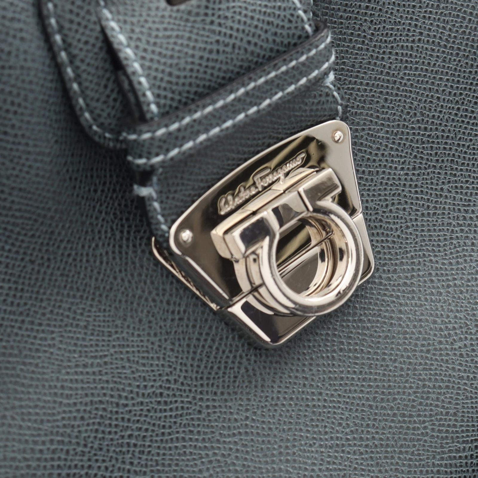 サルヴァトーレフェラガモ Salvatore Ferragamo ショルダーバッグ ガンチーニ AU21-7879 ブルー レザー ガンチーニ ワンショルダーバッグ レディース Used A サルヴァトーレフェラガモ Salvatore Ferragamo ショルダーバッグ ガンチーニ AU21-7879 ブルー レザー ガンチーニ ワンショルダーバッグ レディース Used A