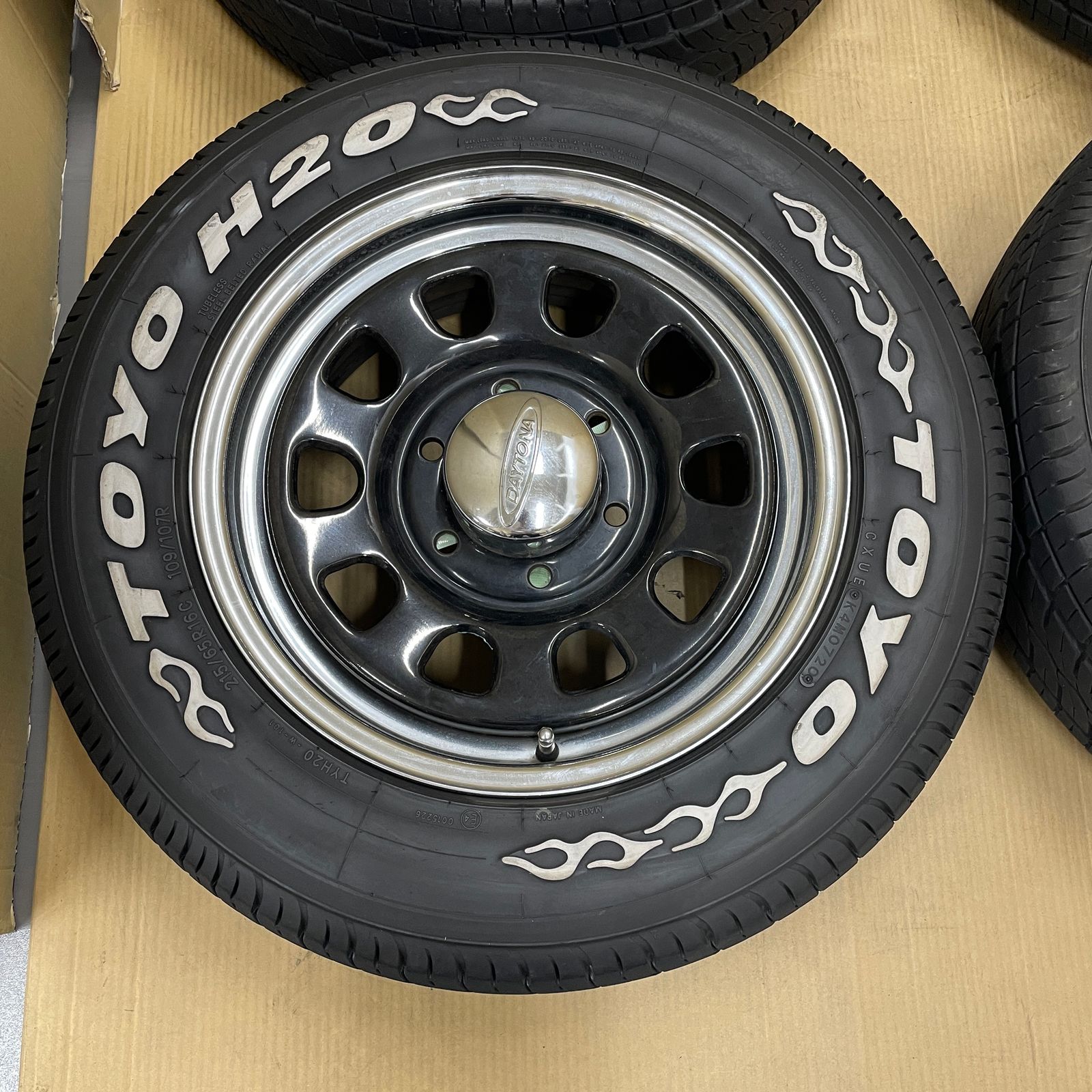 TOYO TIRES TOYO H20 215/65R16C DAYTONA 16インチ スチールホイール 4