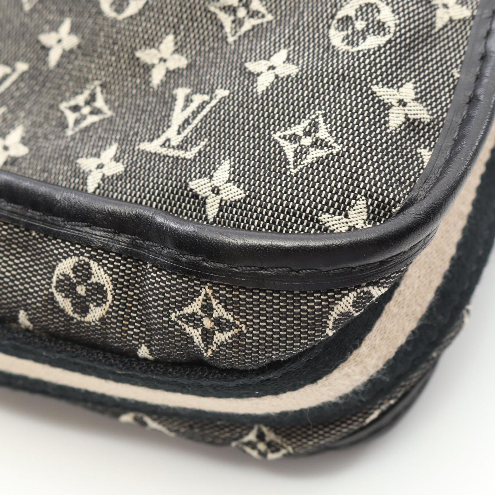 ルイ・ヴィトン LOUIS VUITTON ショルダーバッグ ブザス マリーケイト 