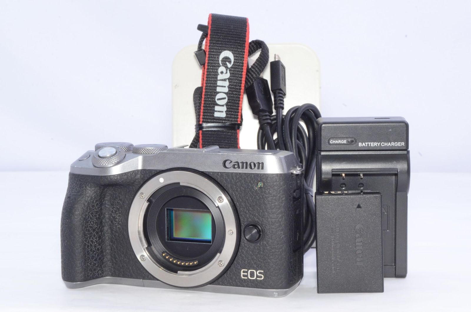 Canon EOS M6 Mark II ボディ シルバー 動作確認済み 実用良好 付属品あり 48,588円