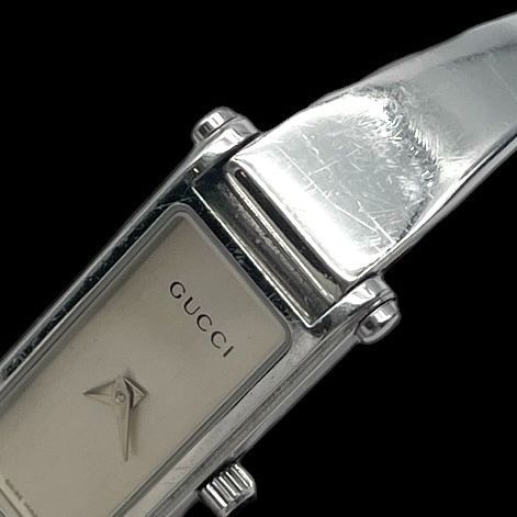 【新品電池】グッチ　GUCCI レディース　腕時計　シルバー 新品電池 稼働品 GUCCI グッチ レディース腕時計 1500L スクエア型