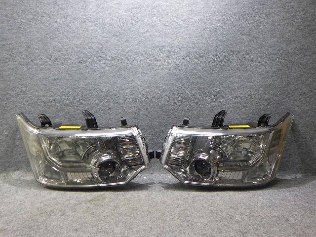 デリカD5 ヘッドライト 左右 HID CV 前期 100-87918 8301C536 バラスト