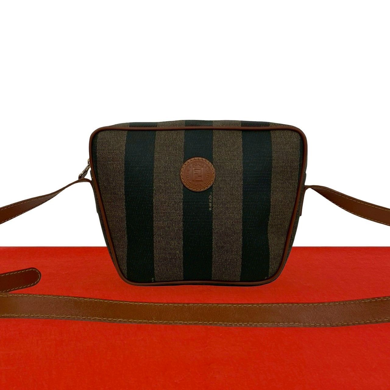 極 美品 FENDI フェンディ ぺカン 柄 FF ロゴ レザー 本革 ショルダー 