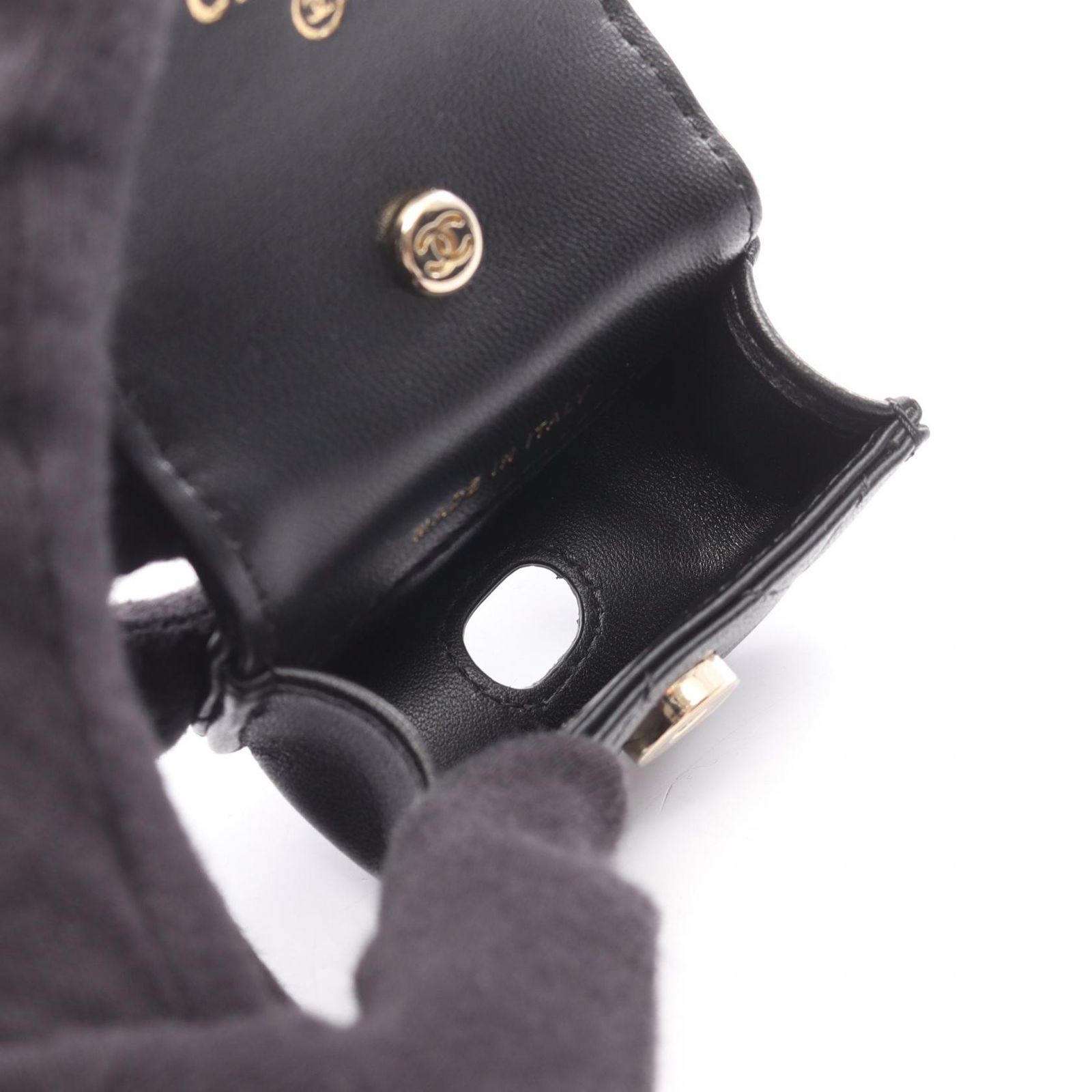 シャネル AirPodsケース マトラッセ 黒 ラムスキン ストラップ付 