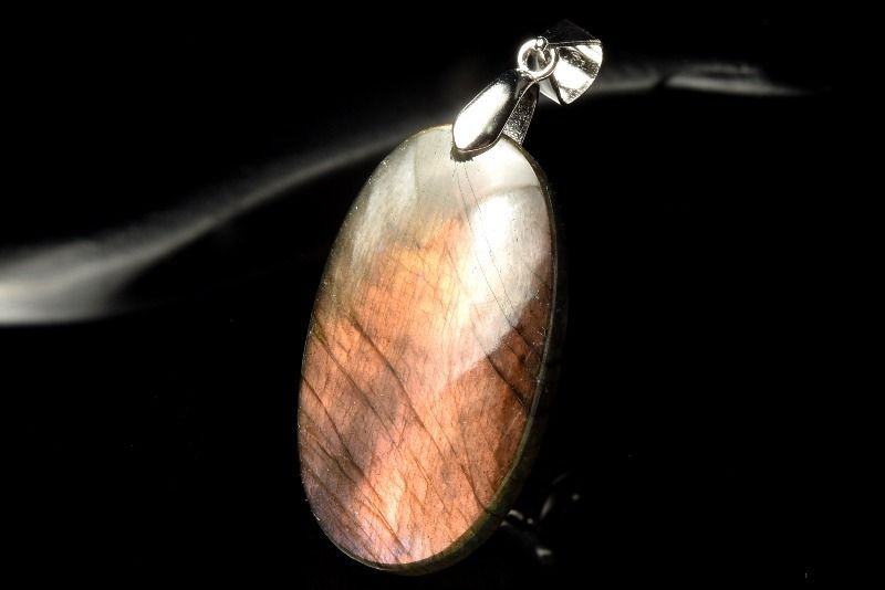 【１点物】AAA☆希少暖色シラー ラブラドライト　27x15mm　オーバル ペンダントトップ パワーストーン 天然石 _PD1718