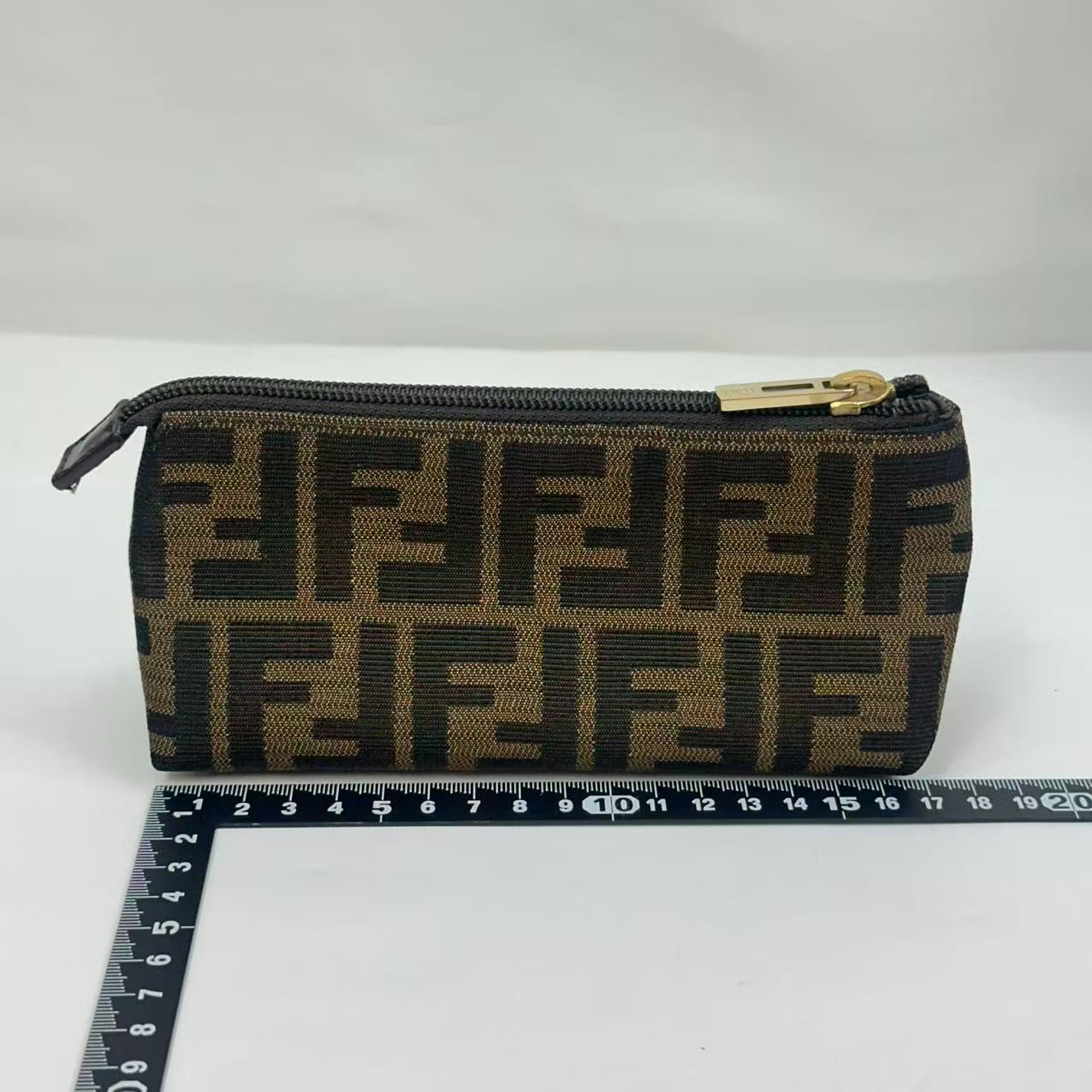 FENDI フェンディ ズッカ柄 ポーチ 化粧ポーチ 小物入れ 7N0038 - メルカリ