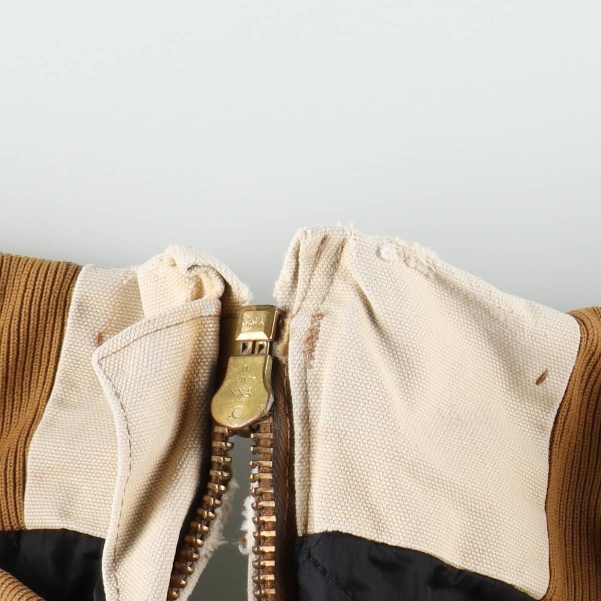 古着 カーハート Carhartt フード付き 中綿入り ダックベスト メンズXL 