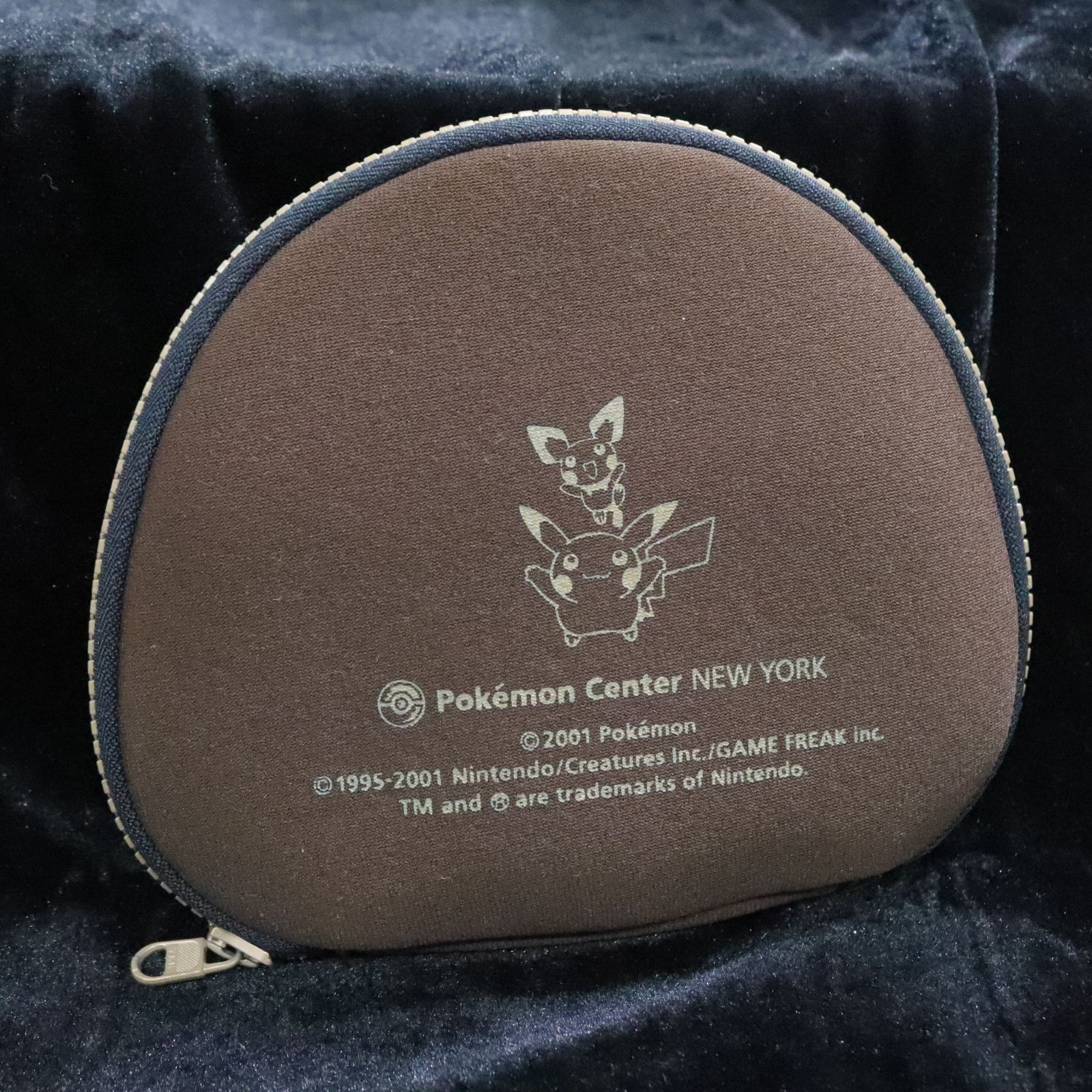 限定品 ポケモンセンターニューヨーク ピカチュウのポーチ